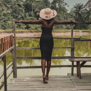 HOW TO PACK FOR A SHORTLET STAY